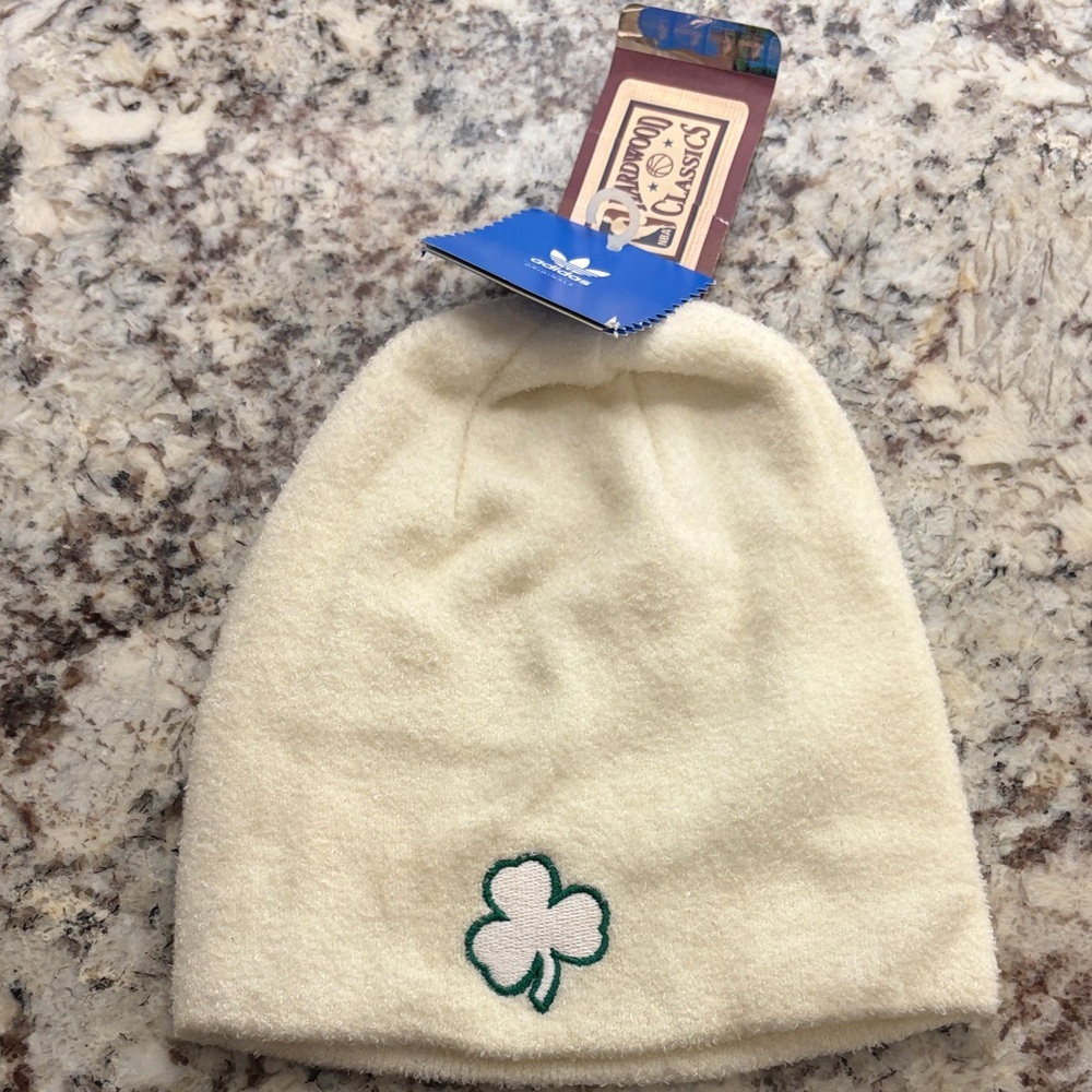 Adidas Women’s White Beanie with Green Clover 🍀 Boston Celtics ☘️